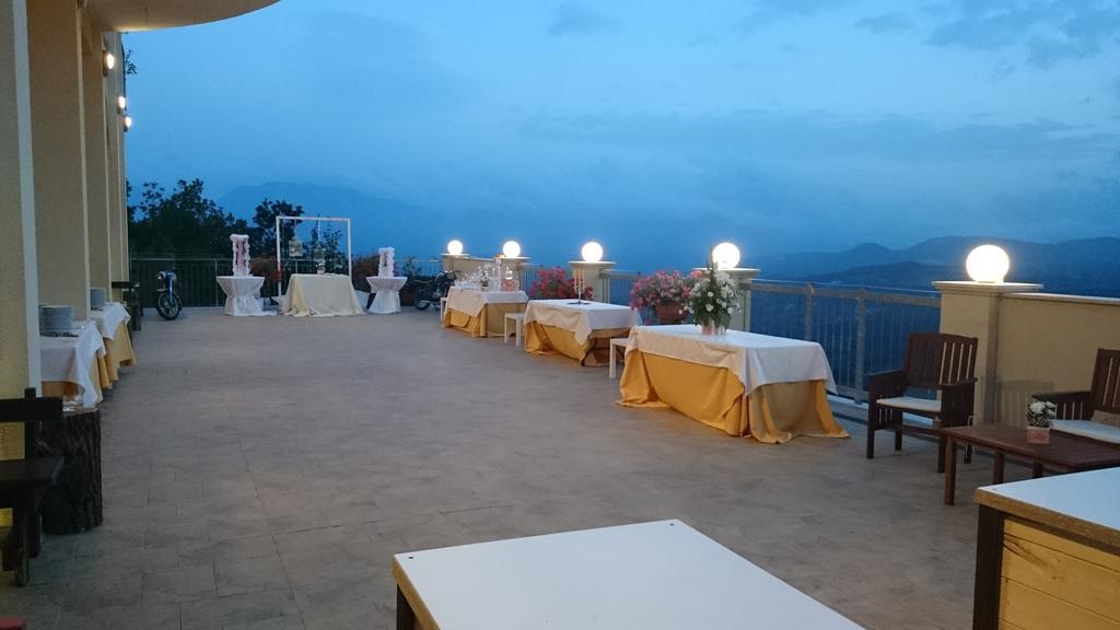 Hotel Sette E Mezzo Castelluccio Superiore Buitenkant foto